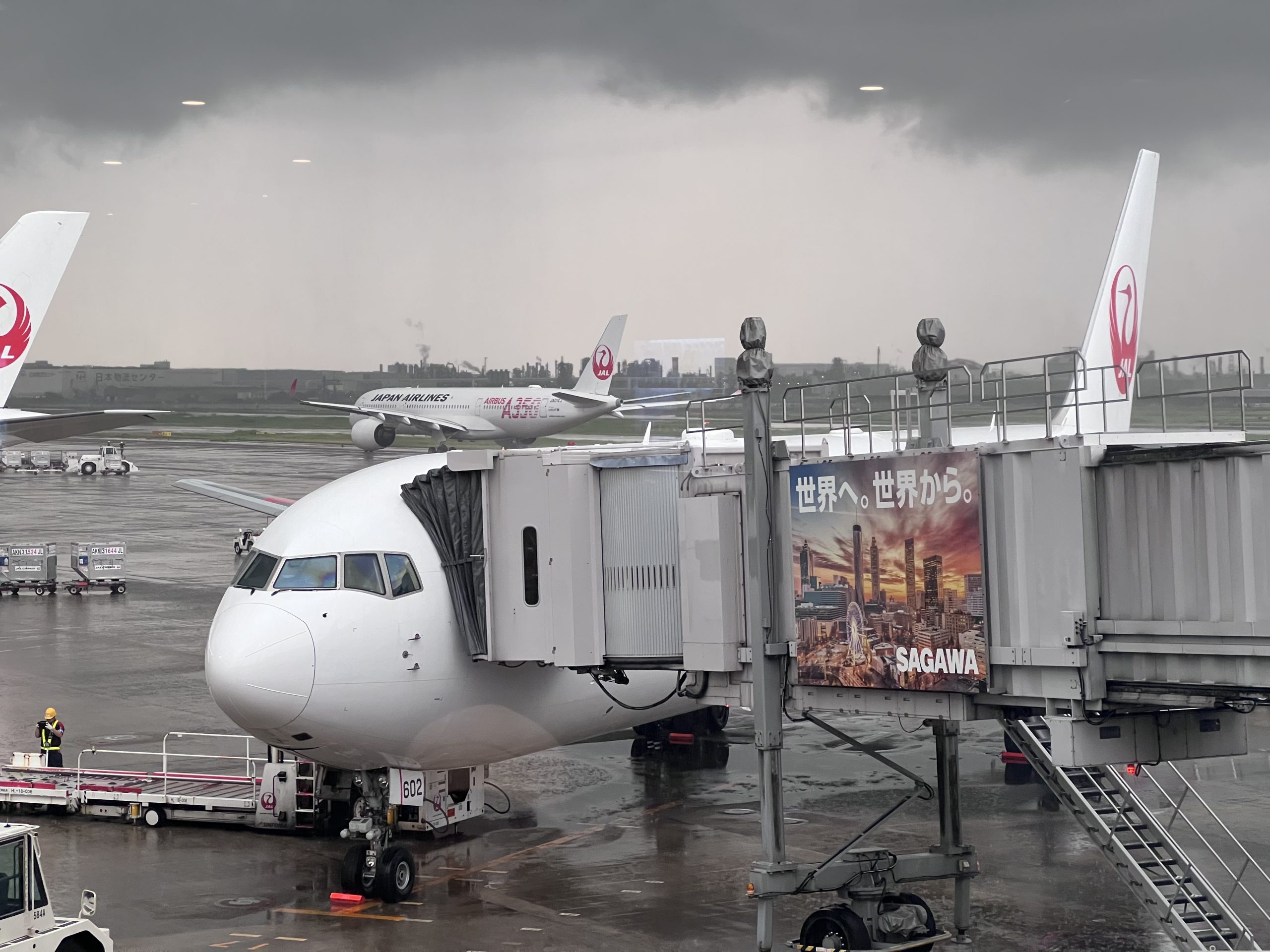 飛行紀錄】日本航空JL127 東京羽田-大阪伊丹B767-300ER 羽田機場國內線